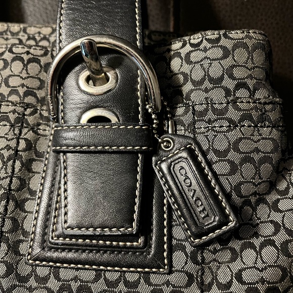 Authentic Coach - Picture 2 of 5